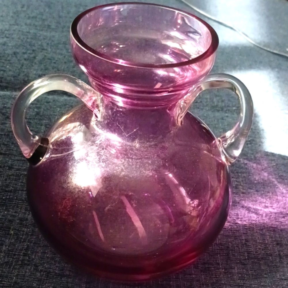 2 handle vase